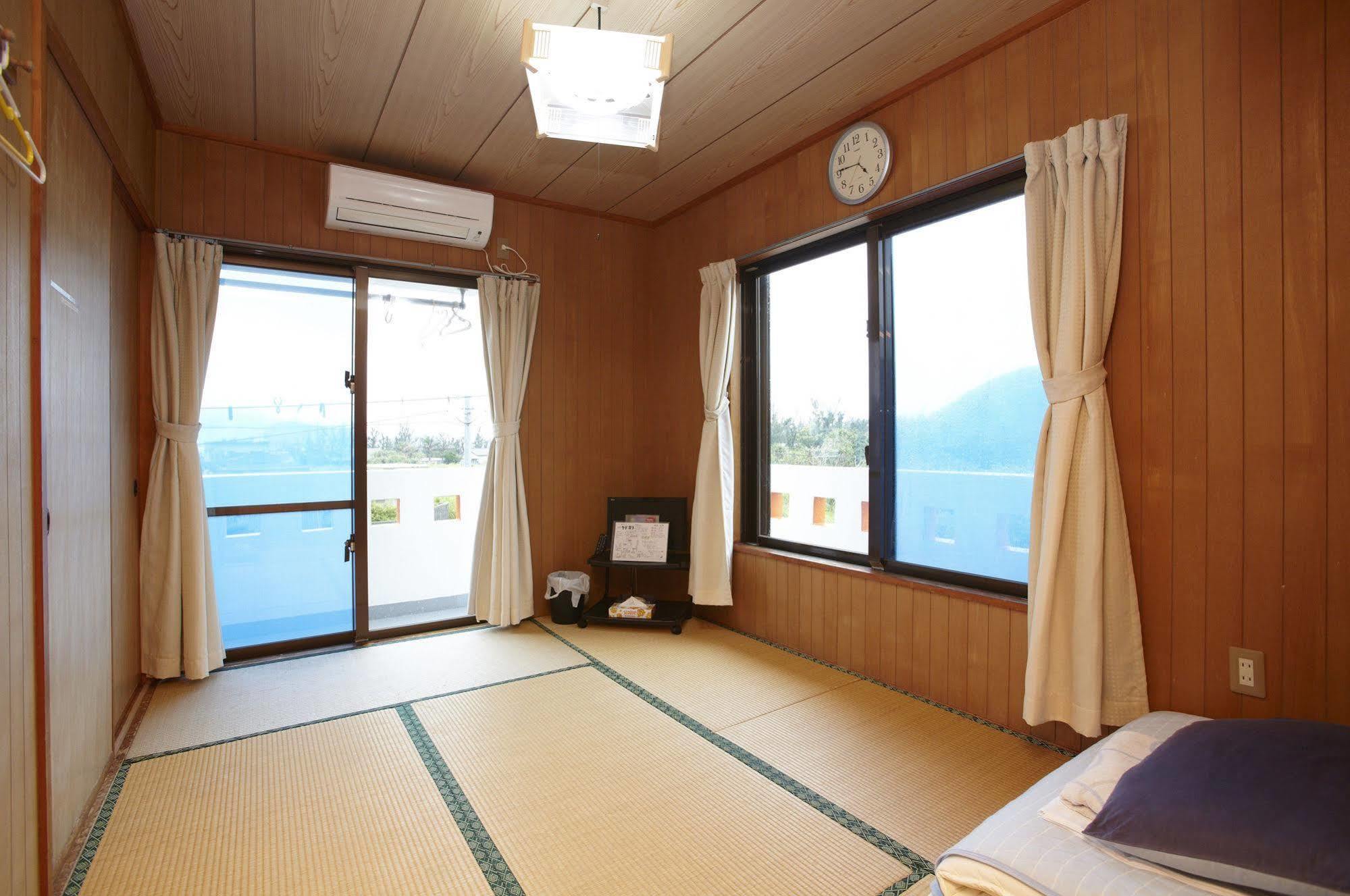 Hotel Minshuku Yadokari Zamami Exteriér fotografie